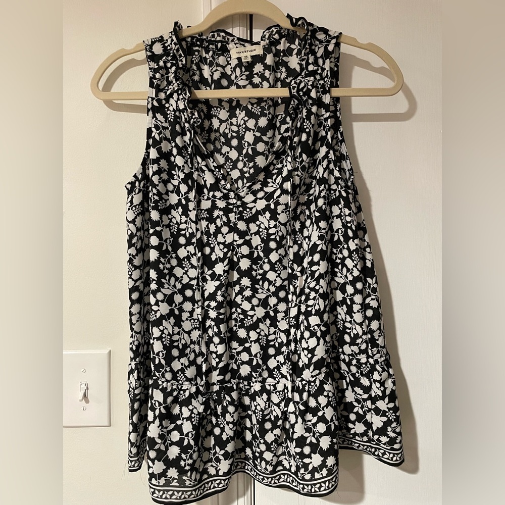 Max Studio Blouse. Size XS. Like new.